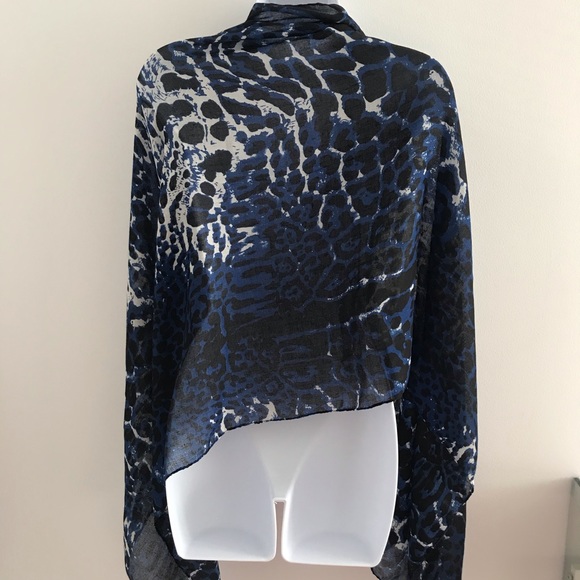 NWOT Blue Grey Animal Print Shawl Spring Scarf Head Wrap - Picture 5 of 15